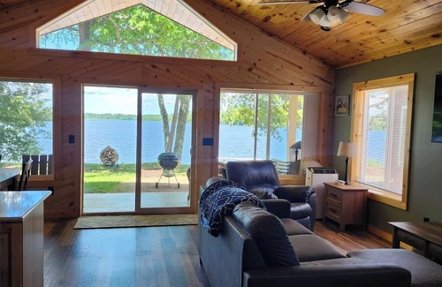 Mercer Cabin | Stunning Lake Side View,nMusky Point Resort,nLake of the Falls