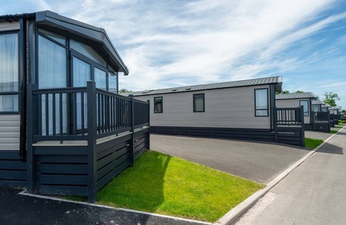 Blackford Ski Chalet | Stunning Lodge with one double with ensuite shower and two twin.