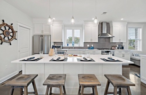 Margate City House | Stunning Margate Rental, Beach Block by the Ocean