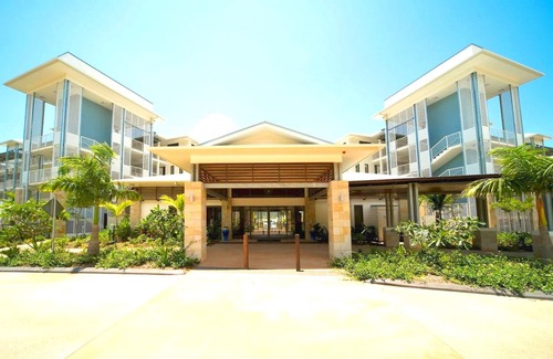 Airlie Beach Apartment | Stunning Marina Views Close to Everything in Airlie Beach - with Elevator