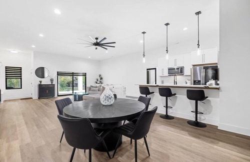 Charlotte Apartment | Stunning Modern Lower Level Apartment Charlotte