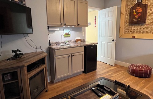 Traphill House | Stunning Mountain Views on Scenic Golf Course in the Yadkin Valley Wine Region.