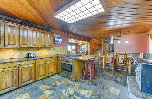 Dubois Cabin | Stunning Mountain Views: Spacious Cabin in Dubois!