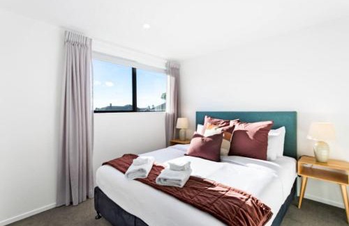 Pukekohe House | Stunning New 2BR Luxury in Pukekohe - WiFi Netflix
