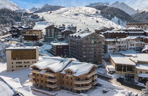 Courchevel Apartment | Stunning new duplex in Courchevel, 4 bedrooms, garage, balcony