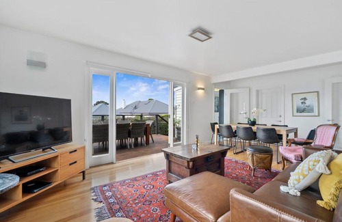 Sandy Bay House | Stunning newly renovated home in perfect location