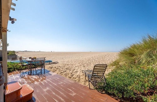 Silver Strand House | Stunning Ocean and Islands View from this beach front one-bedroom apartment!
