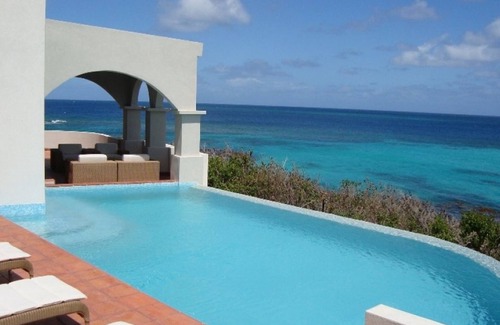 Shoal Bay House | Stunning Ocean Front Shoal Bay Villa