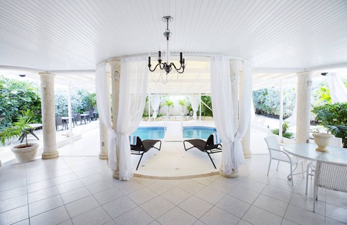 Ragged Point Villa | Stunning ocean-view luxury villa for island getaways and idyllic honeymoons