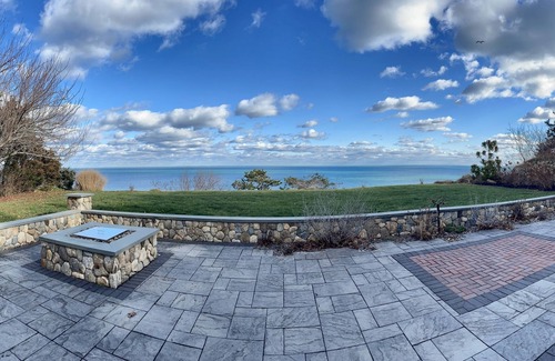 Plymouth House | Stunning Oceanview: Walk to Private Beach