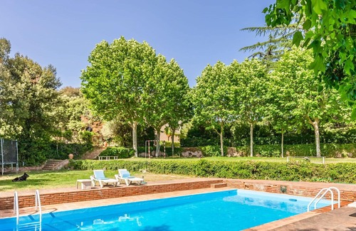 Vilanova del Valles House | Stunning private villa for 22 people with private pool, WIFI, TV, pets allowed and parking