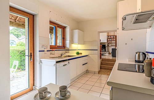 La Trinite-sur-Mer House | Stunning private villa for 4 guests with TV and terrace