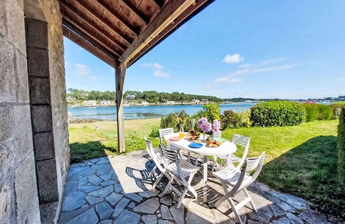 La Trinite-sur-Mer House | Stunning private villa for 4 guests with TV and terrace