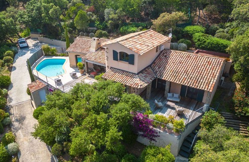 Bormes-Les-Mimosas Villa | Stunning private villa for 6 people with private pool, WIFI, A/C, TV and terrace