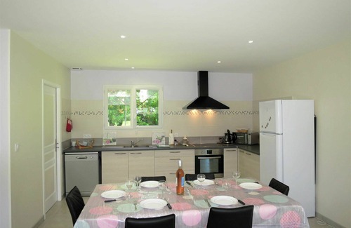 Civrac-en-Medoc House | Stunning private villa for 4 people with WIFI, TV, terrace and parking