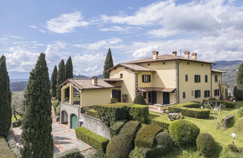 Massa e Cozzile Villa | Stunning private villa with private pool, WIFI, sauna, A/C, hot tub, TV, patio and panoramic view