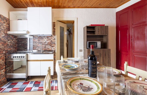 Villa di Tirano House | Stunning private villa for 7 people with A/C, WIFI, TV, patio and pets allowed