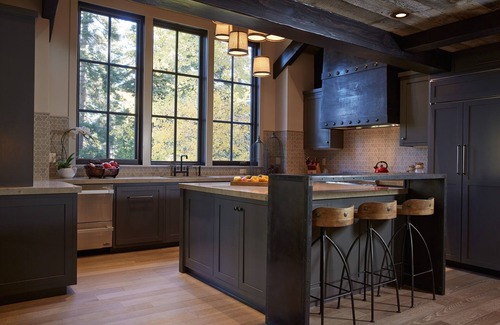Homewood House | Stunning Private Compound with Hot Tub, Nearby Beach, Flat Lawn, Ski in/out