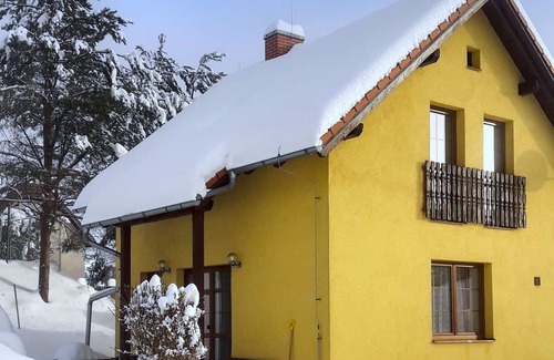 Zasada House | Stunning private villa for 5 guests with WIFI, pool, TV, terrace and parking