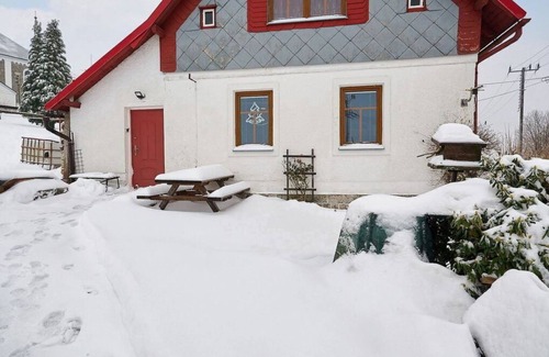 Prichovice House | Stunning private villa for 9 guests with WIFI, TV, pets allowed and parking