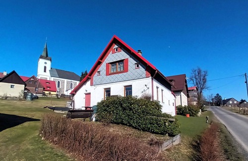 Prichovice House | Stunning private villa for 9 guests with WIFI, TV, pets allowed and parking