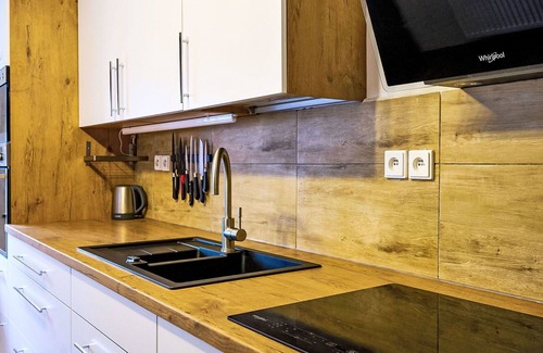 Tanvald House | Stunning private villa for 7 guests with WIFI, TV, terrace and parking