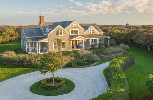 Quidnet House | Stunning private estate property with a new 18′ x 36′ salt water pool