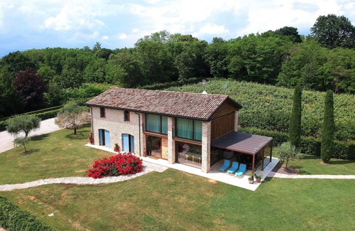 Venegazzu Villa | Stunning private villa with WIFI, private pool, hot tub, sauna, A/C, TV and pets allowed
