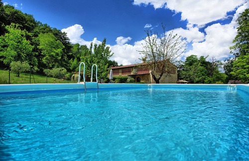 San Gimignano Villa | Stunning private villa for 5 people with WIFI, A/C, private pool, TV and panoramic view