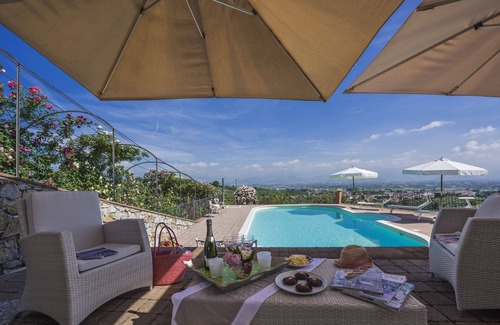 Casalguidi Villa | Stunning private villa for 14 people with WIFI, A/C, private pool, TV, terrace and panoramic view