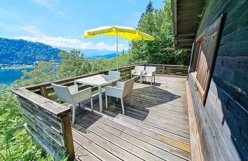 Treffen House | Stunning private villa for 4 people with WIFI, terrace and pets allowed