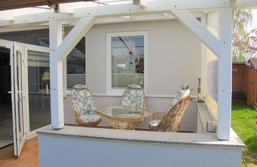 Loissin House | Stunning private villa for 4 guests with WIFI, A/C, TV, terrace and pets allowed