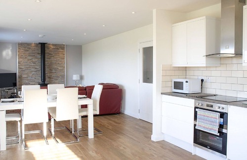 Tarskavaig House | Stunning private villa for 6 people with WIFI, TV, pets allowed and panoramic view