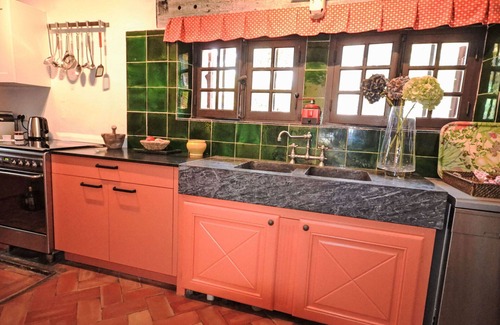 Menerbes House | Stunning private villa for 6 guests with private pool, WIFI, TV, terrace and panoramic view