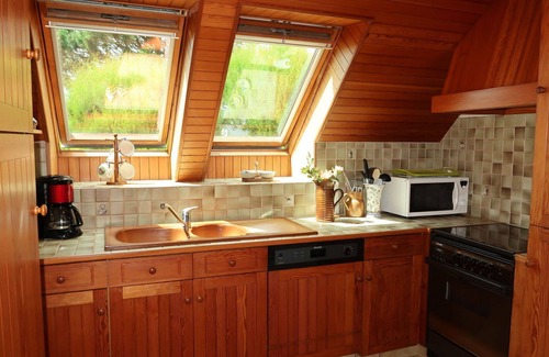 Guisseny House | Stunning private villa for 4 guests with TV, terrace, pets allowed and parking