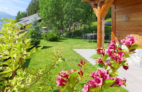 Randogne House | Stunning private villa for 10 people with WIFI, TV and balcony