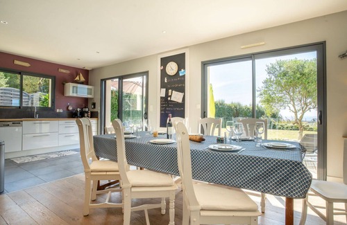 Plouarzel House | Stunning private villa for 10 guests with WIFI, TV, terrace and pets allowed