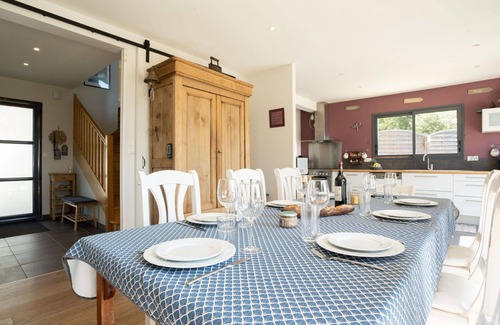 Plouarzel House | Stunning private villa for 10 guests with WIFI, TV, terrace and pets allowed