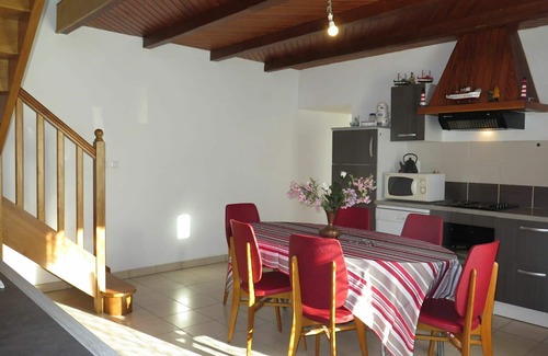 Pleubian House | Stunning private villa for 5 guests with WIFI, TV, patio and pets allowed