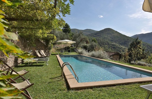 Vorno Villa | Stunning private villa with WIFI, A/C, private pool, TV, terrace and panoramic view, close to Lu.