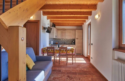 Stazzona House | Stunning private villa for 6 people with WIFI, TV, patio and pets allowed