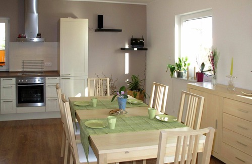 Godern House | Stunning private villa for 8 people with TV, terrace and pets allowed