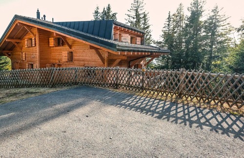 Villars-sur-Ollon House | Stunning private villa for 9 people with WIFI, TV and patio