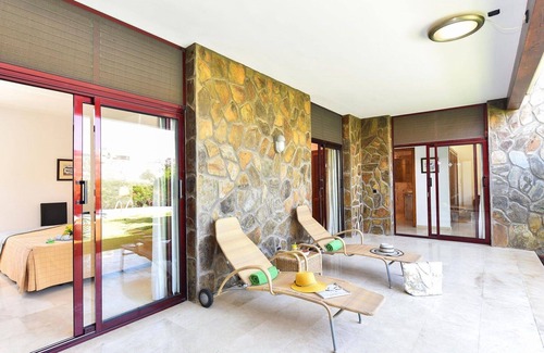 Mogan Villa | Stunning private villa for 6 people with A/C, WIFI, private pool, TV and pets allowed