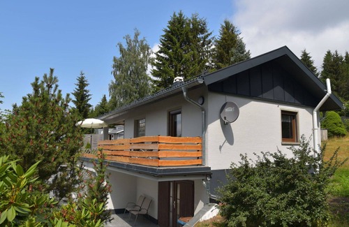 Goldlauter House | Stunning private villa for 4 people with WIFI, TV, terrace and pets allowed