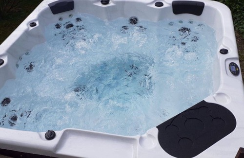 Dazio House | Stunning private villa for 4 guests with hot tub, WIFI, terrace and pets allowed