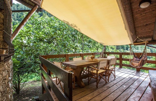 Dazio House | Stunning private villa for 4 guests with hot tub, WIFI, terrace and pets allowed