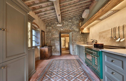 Sambuca Villa | Stunning private villa for 14 people with WIFI, private pool, A/C and TV, close to Greve In Chia.