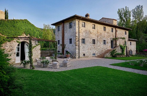 Sambuca Villa | Stunning private villa for 14 people with WIFI, private pool, A/C and TV, close to Greve In Chia.
