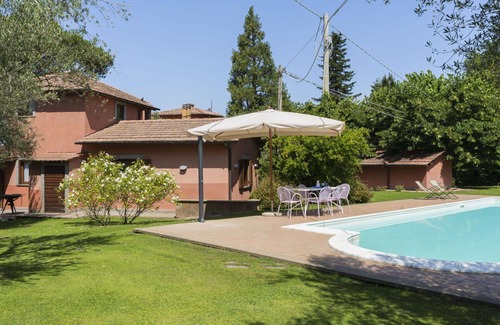Vetralla Villa | Stunning private villa for 8 guests with A/C, private pool, WIFI, TV and patio